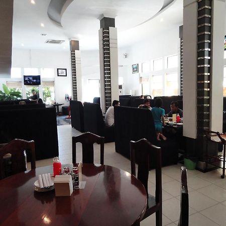 Trasak Pa-Em Hotel & Restaurant Phnom Penh Zewnętrze zdjęcie